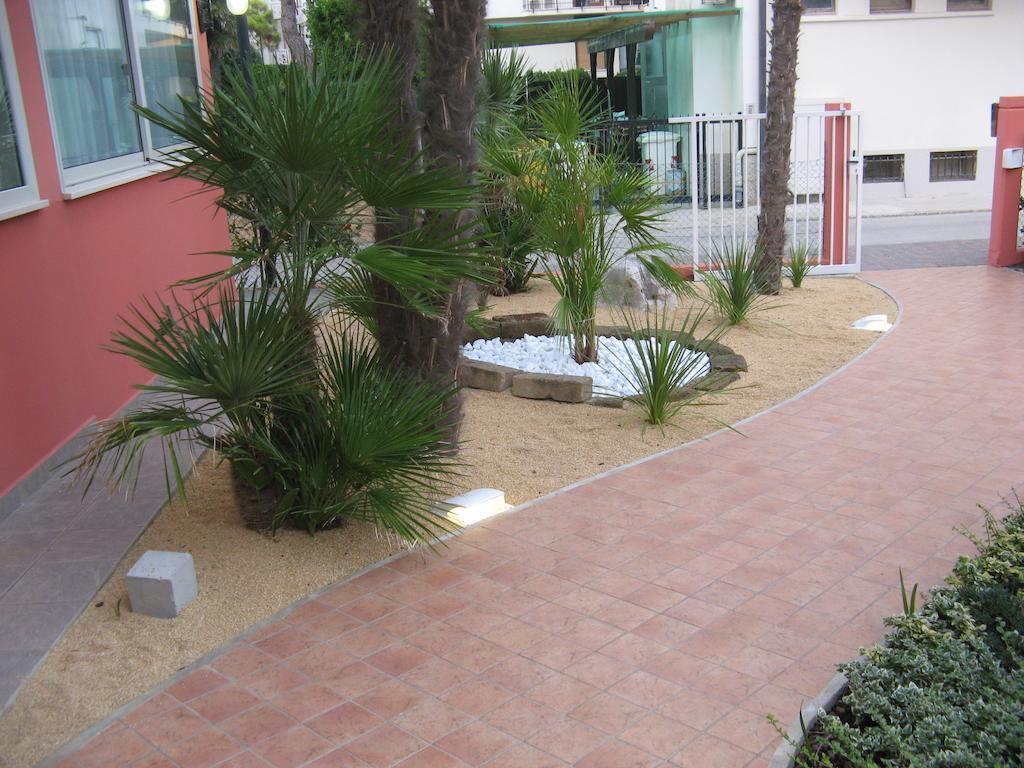 Hotel Villa Maria Caorle Exterior photo
