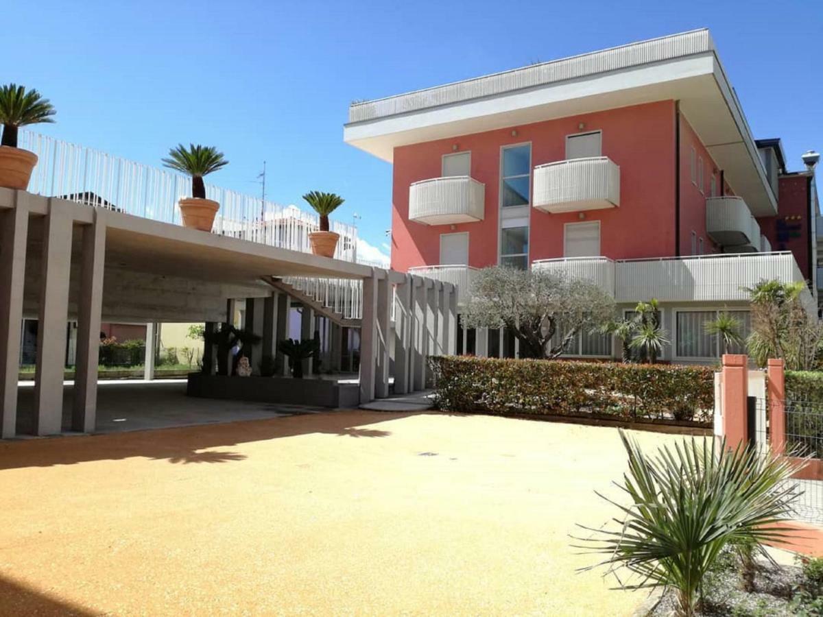 Hotel Villa Maria Caorle Exterior photo